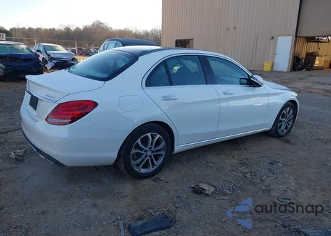 2016 Mercedes-Benz C 300 4Matic из США, поврежденный, VIN 55SWF4KB0GU099542